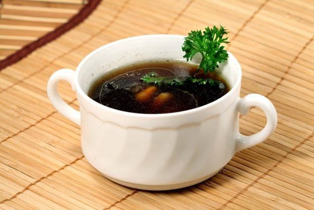 Dried porcini mushroom broth is a simple and delicious recipe, how to cook step by step