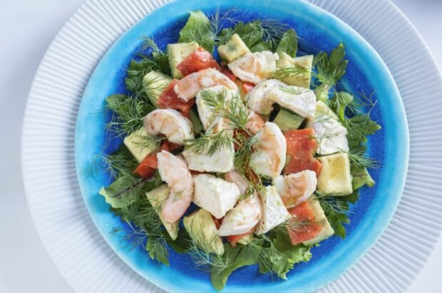 Original salad with shrimp, salmon and Brie cheese – a simple and delicious recipe, how to cook step by step