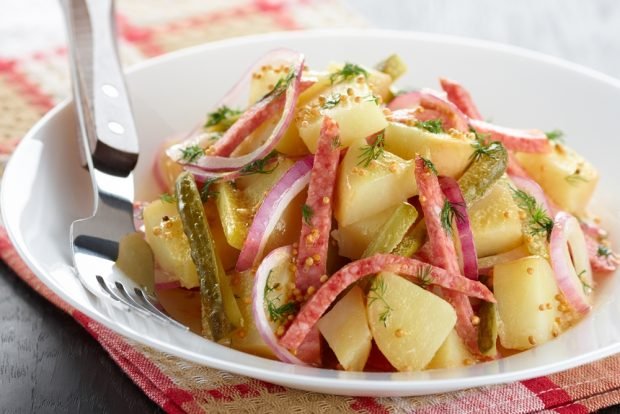 Salad with potatoes and smoked sausage 