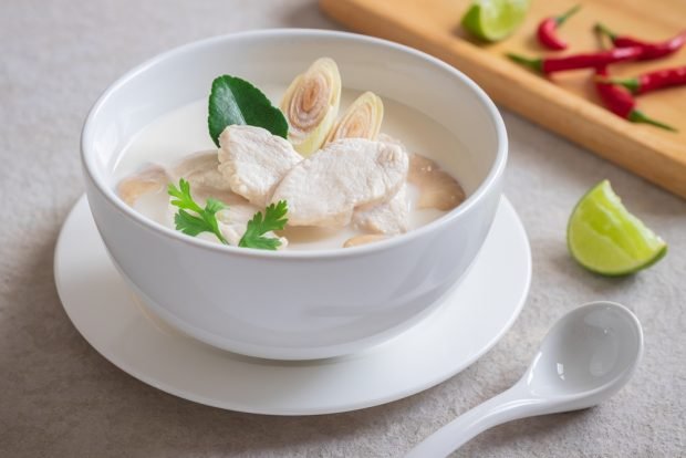 Chicken soup with coconut milk is a simple and delicious recipe, how to cook step by step