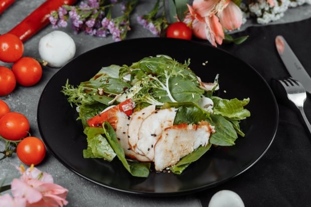 Salad with smoked chicken and herbs – a simple and delicious recipe, how to cook step by step