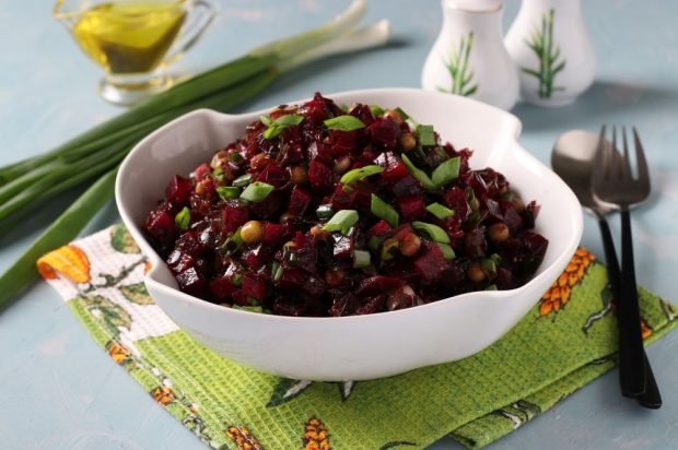 Salad of seaweed, beetroot and green peas is a simple and delicious recipe, how to cook step by step