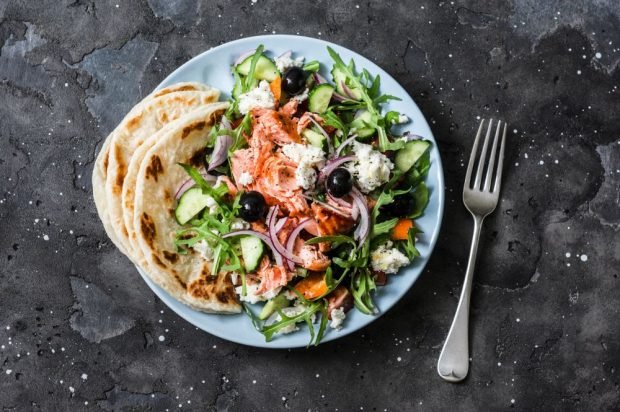 Greek salad with baked red fish – a simple and delicious recipe, how to cook step by step