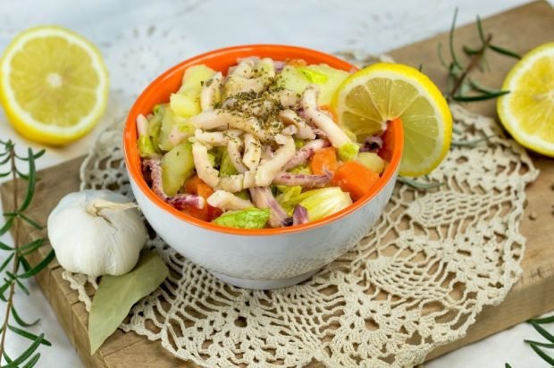 Salad with squid, octopus, tomatoes and potatoes – a simple and delicious recipe, how to cook step by step