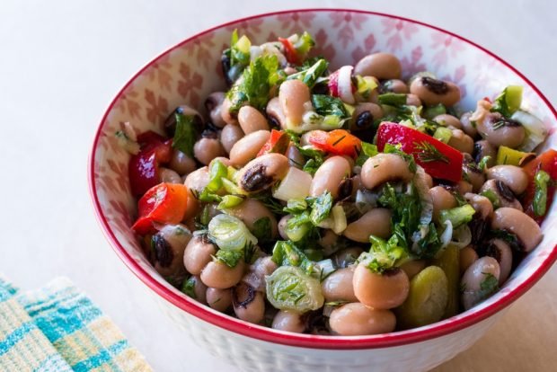 Salad with beans, herbs and garlic – a simple and delicious recipe, how to cook step by step