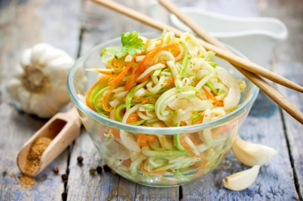 Salad of egg noodles, zucchini and Korean carrots – a simple and delicious recipe, how to cook step by step