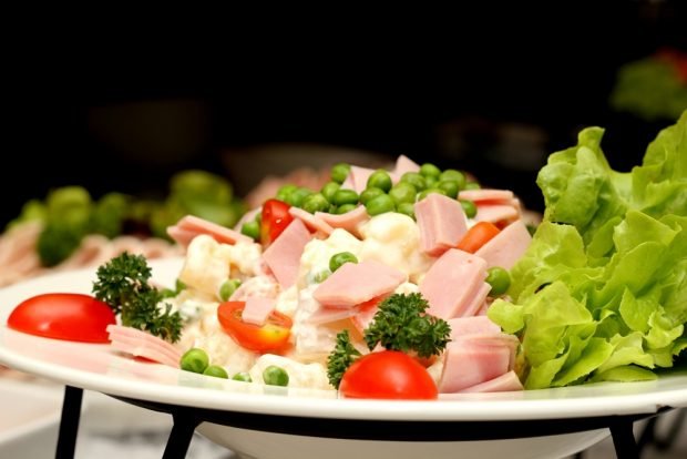 Salad with ham and peas – a simple and delicious recipe, how to cook step by step