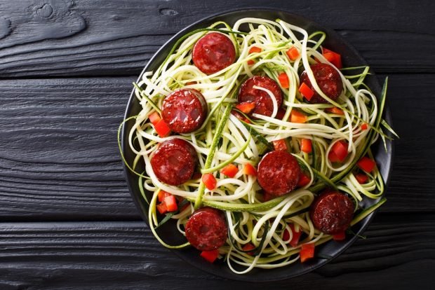 Salad with zucchini and smoked sausage