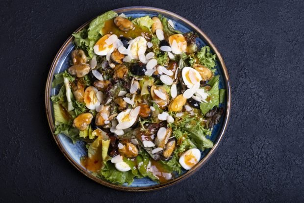 Salad with mussels and quail eggs – a simple and delicious recipe, how to cook step by step