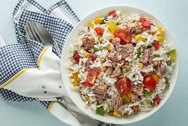 Salad with rice and canned fish is a simple and delicious recipe, how to cook step by step