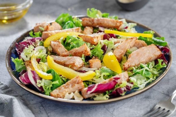 Salad with turkey and bell pepper – a simple and delicious recipe, how to cook step by step