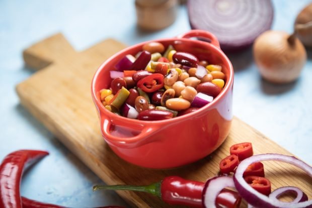 Salad with chickpeas, beans and chili – a simple and delicious recipe, how to cook step by step