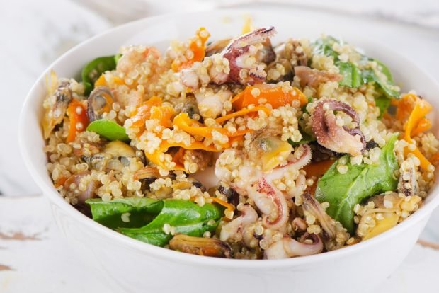 Salad with quinoa and seafood – a simple and delicious recipe, how to cook step by step