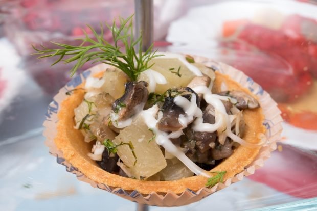 Salad with chicken and mushrooms in tartlets – a simple and delicious recipe, how to cook step by step