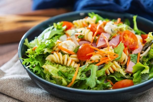 Salad with pasta, Korean carrots and ham – a simple and delicious recipe, how to cook step by step