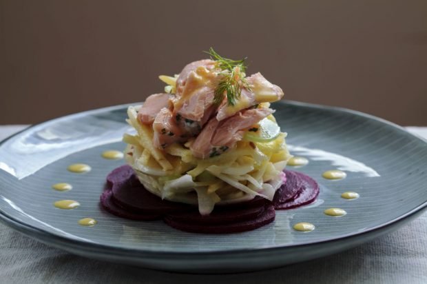 Puff salad with red fish, celery root and apple – a simple and delicious recipe, how to cook step by step