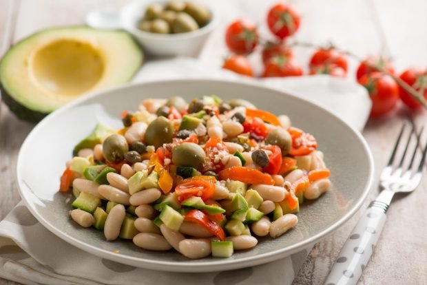 Salad with avocado, beans and olives – a simple and delicious recipe, how to cook step by step