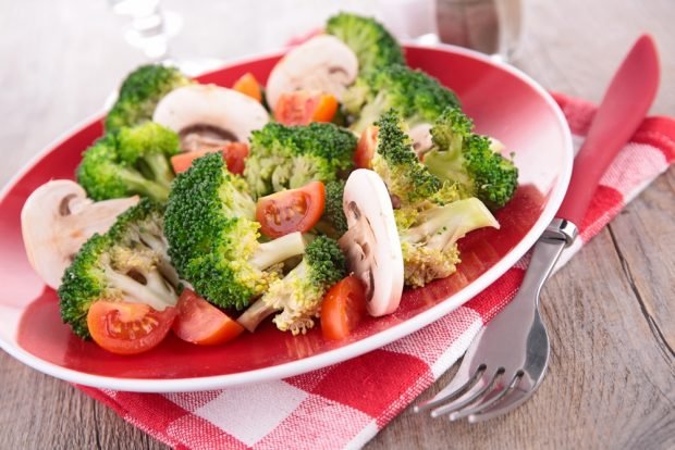 Salad with raw broccoli and mushrooms is a simple and delicious recipe, how to cook step by step