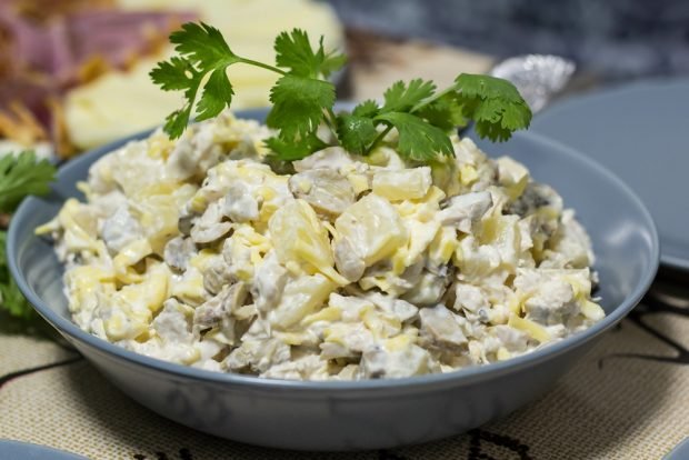 Salad with chicken, mushrooms and cheese is a simple and delicious recipe, how to cook step by step