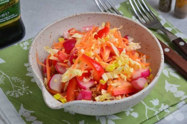 Peking Cabbage Salad with bell pepper and carrots – a simple and delicious recipe with photos (step-by-step)