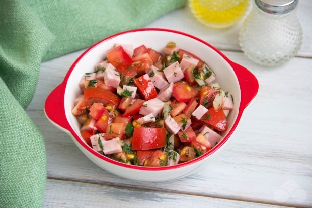 Salad with tomatoes and ham – a simple and delicious recipe with photos (step by step)