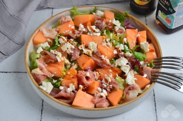 Salad with melon, prosciutto and goat cheese – a simple and delicious recipe with photos (step-by-step)