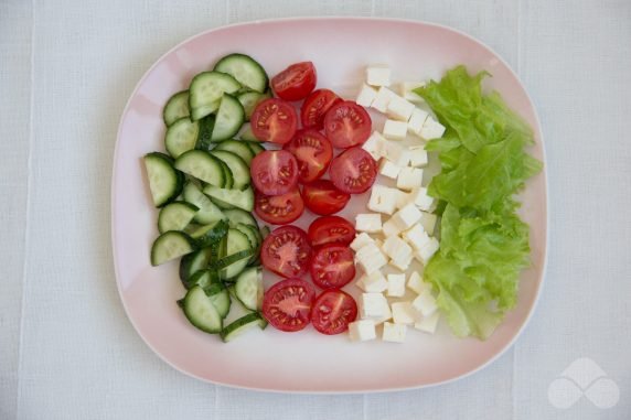 Greek salad with cherry tomatoes, feta and soy sauce: photo of recipe preparation, step 1