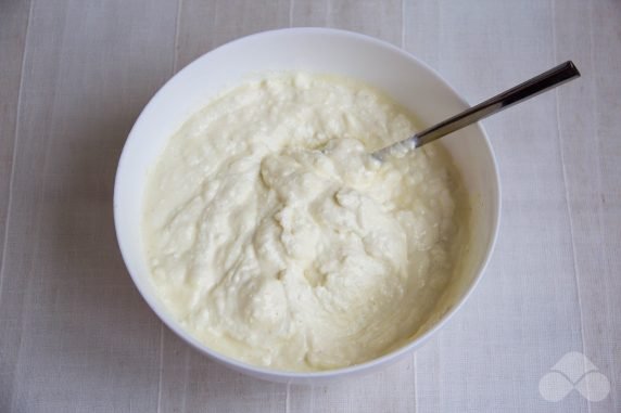 Lush cottage cheese casserole with semolina in the oven: photo of recipe preparation, step 4