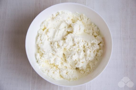 Lush cottage cheese casserole with semolina in the oven: photo of recipe preparation, step 1