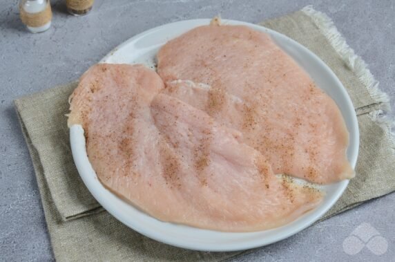 Chicken chops in mayonnaise batter: photo of recipe preparation, step 3