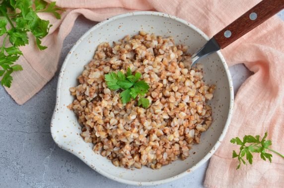 Buckwheat porridge in a slow cooker: photo of recipe preparation, step 3