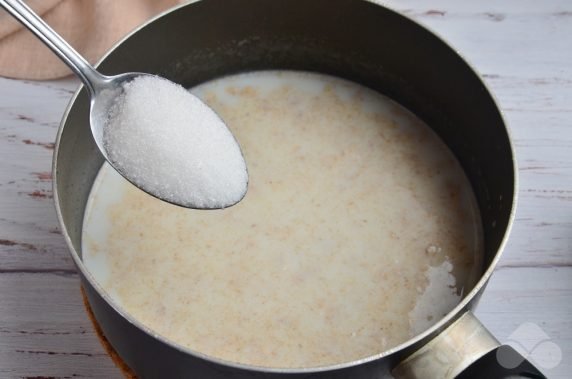 Children's oatmeal with banana: photo of recipe preparation, step 3