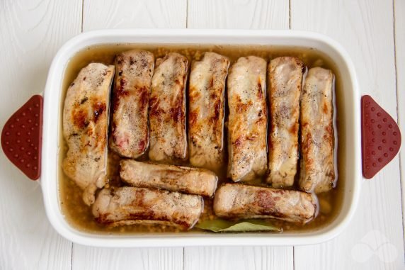 Pork ribs with buckwheat in the oven: photo of recipe preparation, step 4