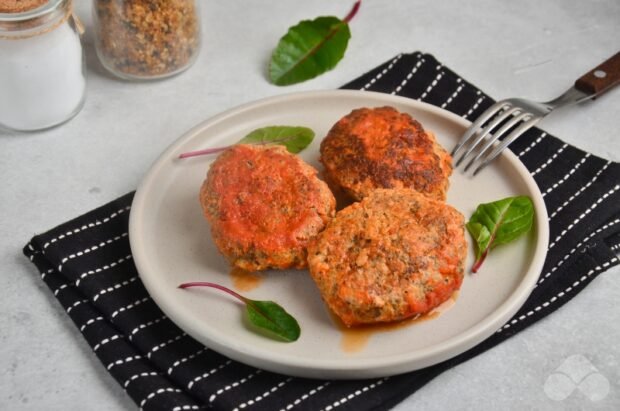 Pork cutlets with mushrooms in tomato sauce-a simple and delicious recipe with photos (step-by-step)