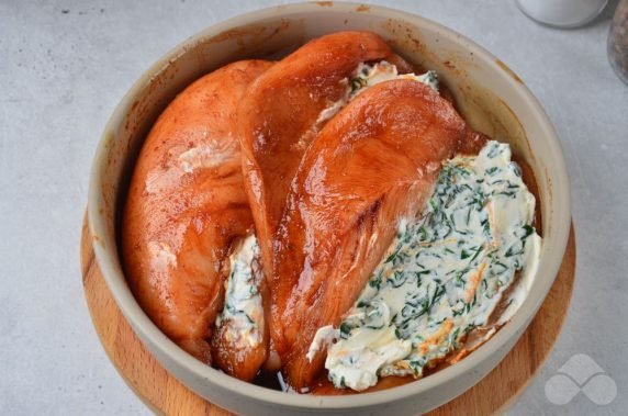 Stuffed chicken fillet with spinach and cheese: photo of recipe preparation, step 4