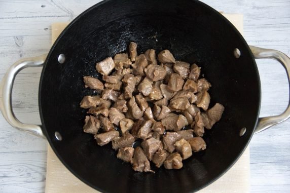 Vegetable stew with lamb and green peas: photo of recipe preparation, step 3