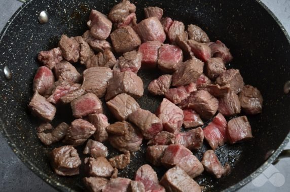 Beef goulash with smoked paprika: photo of recipe preparation, step 3