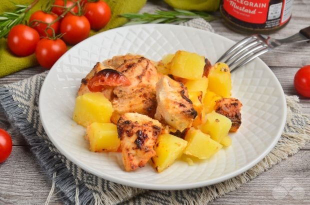 Potatoes baked with chicken and tomatoes – a simple and delicious recipe with photos (step by step)