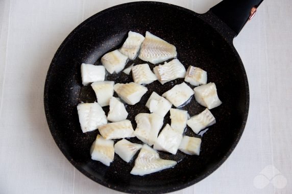 Vegetable stew with fish and olives: photo of recipe preparation, step 2