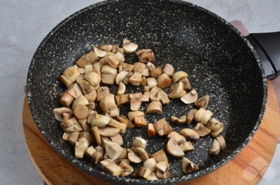 Stuffed chicken fillet with mushrooms: photo of recipe preparation, step 1