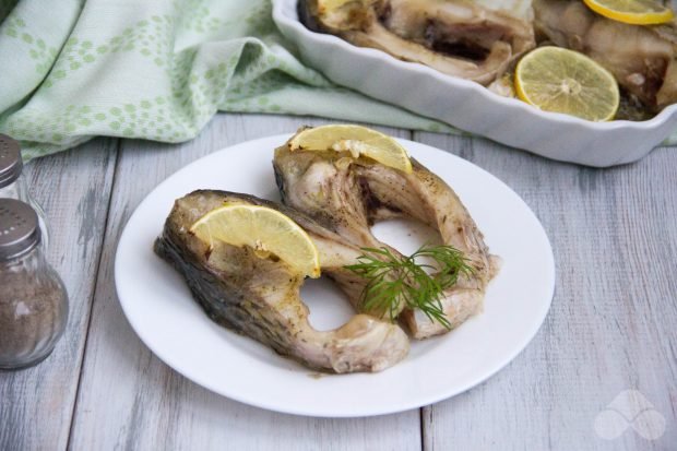 Carp slices in the oven – a simple and delicious recipe with photos (step by step)