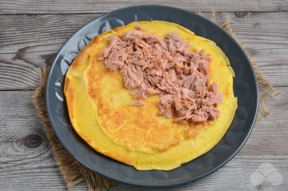 Omelet with tuna and vegetables: photo of recipe preparation, step 3