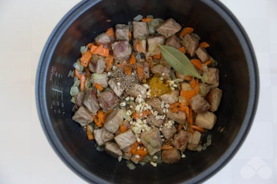 Pilaf with pork in a slow cooker: photo of recipe preparation, step 5