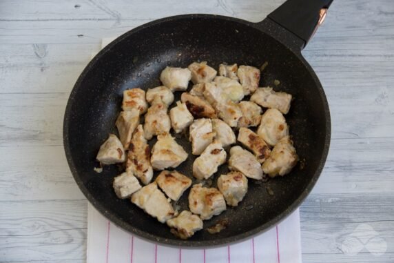 Braised cabbage with pork: photo of recipe preparation, step 4