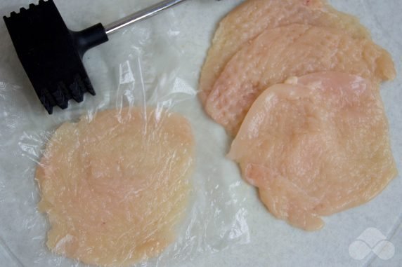 Tender chicken breast chops: photo of recipe preparation, step 2