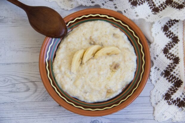 Oatmeal porridge with banana – a simple and delicious recipe with photos (step by step)