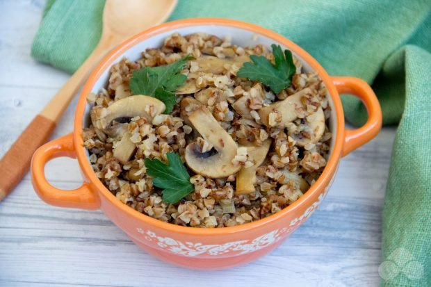 Buckwheat with mushrooms in pots – a simple and delicious recipe with photos (step by step)