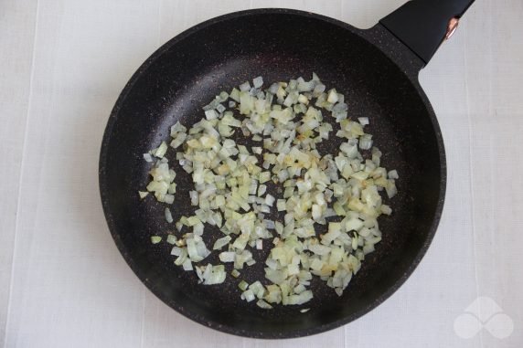 Buckwheat with mushrooms in pots: photo of recipe preparation, step 1