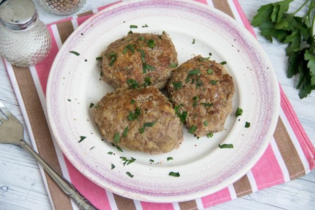 Quick minced pork cutlets – a simple and delicious recipe with photos (step by step)