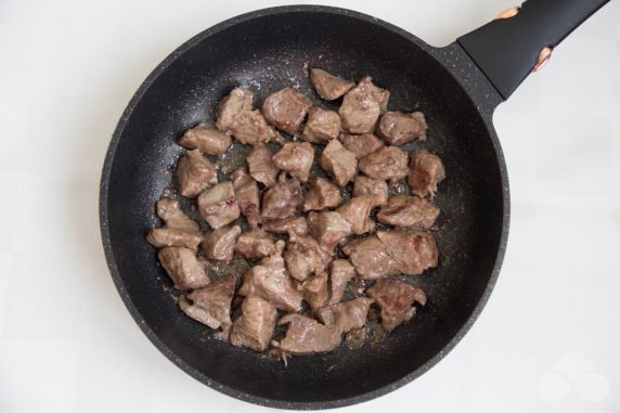 Beef and vegetable goulash with gravy: photo of recipe preparation, step 3